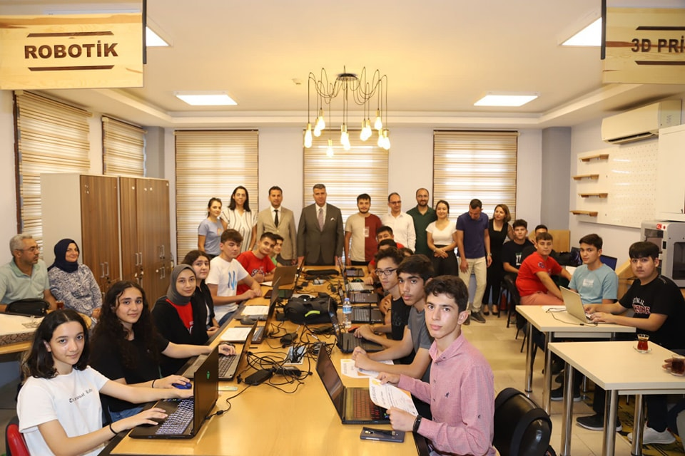 Payas Stem Yapay Zeka Merkezi'nde Siber Güvenlik Eğitimi Sertifika Töreni